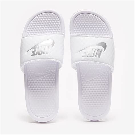 nike benassi weiß grau|White Benassi Shoes. Nike.com.